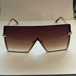 Oversized Square Shield Sunglasses – Brown Gradient Lens